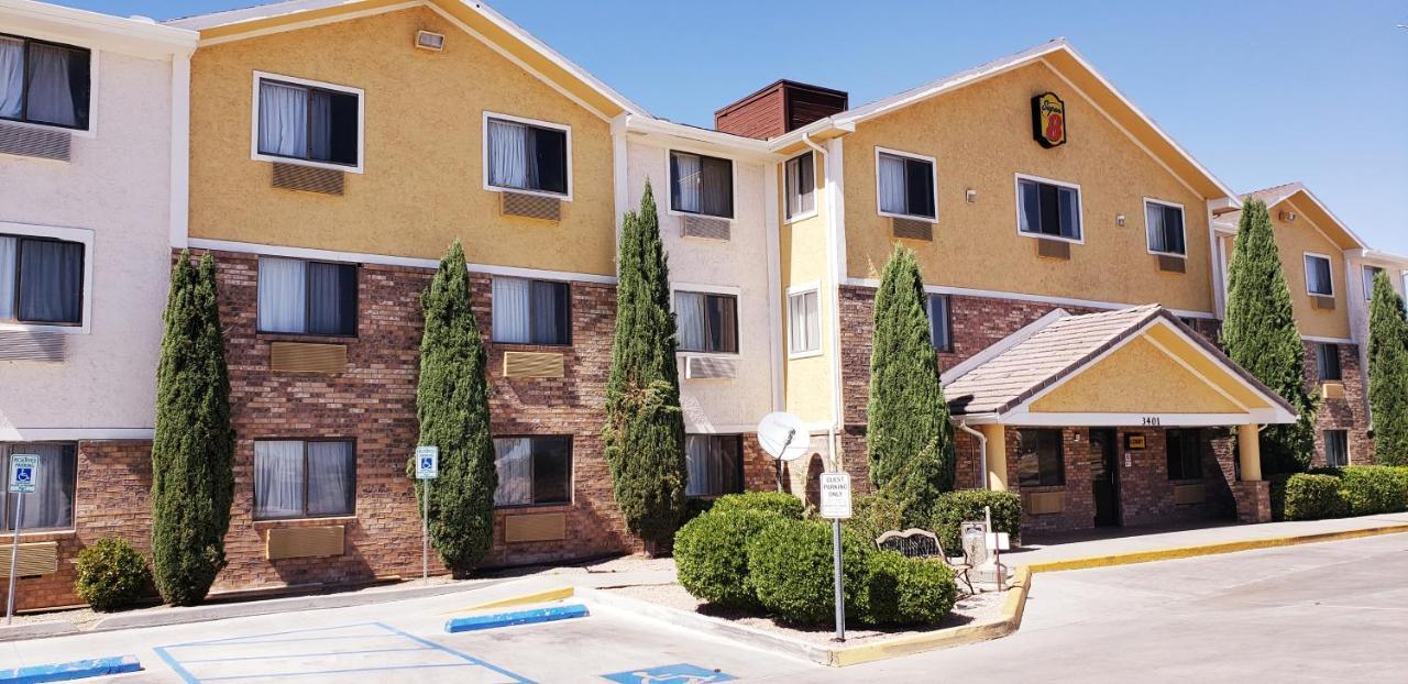 Super 8 By Wyndham Kingman Hotell Exteriör bild